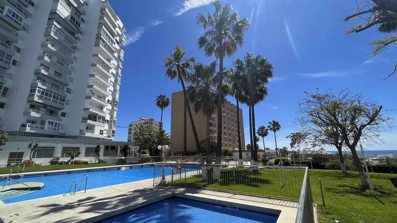 Pool And Beach In Benalmádena 0*,  İspanya